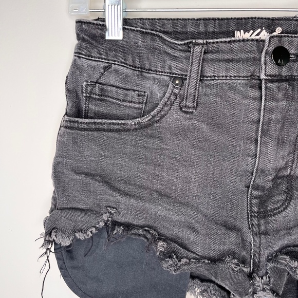 Mossimo Super Stretch High Rise Black Denim Shorts - Size 6/28 - Picture 10 of 13